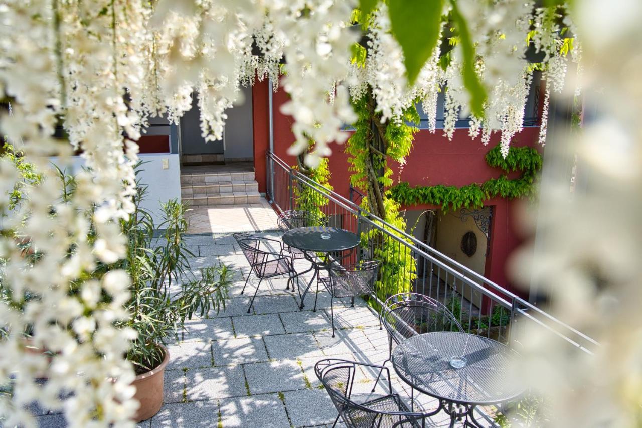 Arndt Hotel Garni Rust Exterior photo